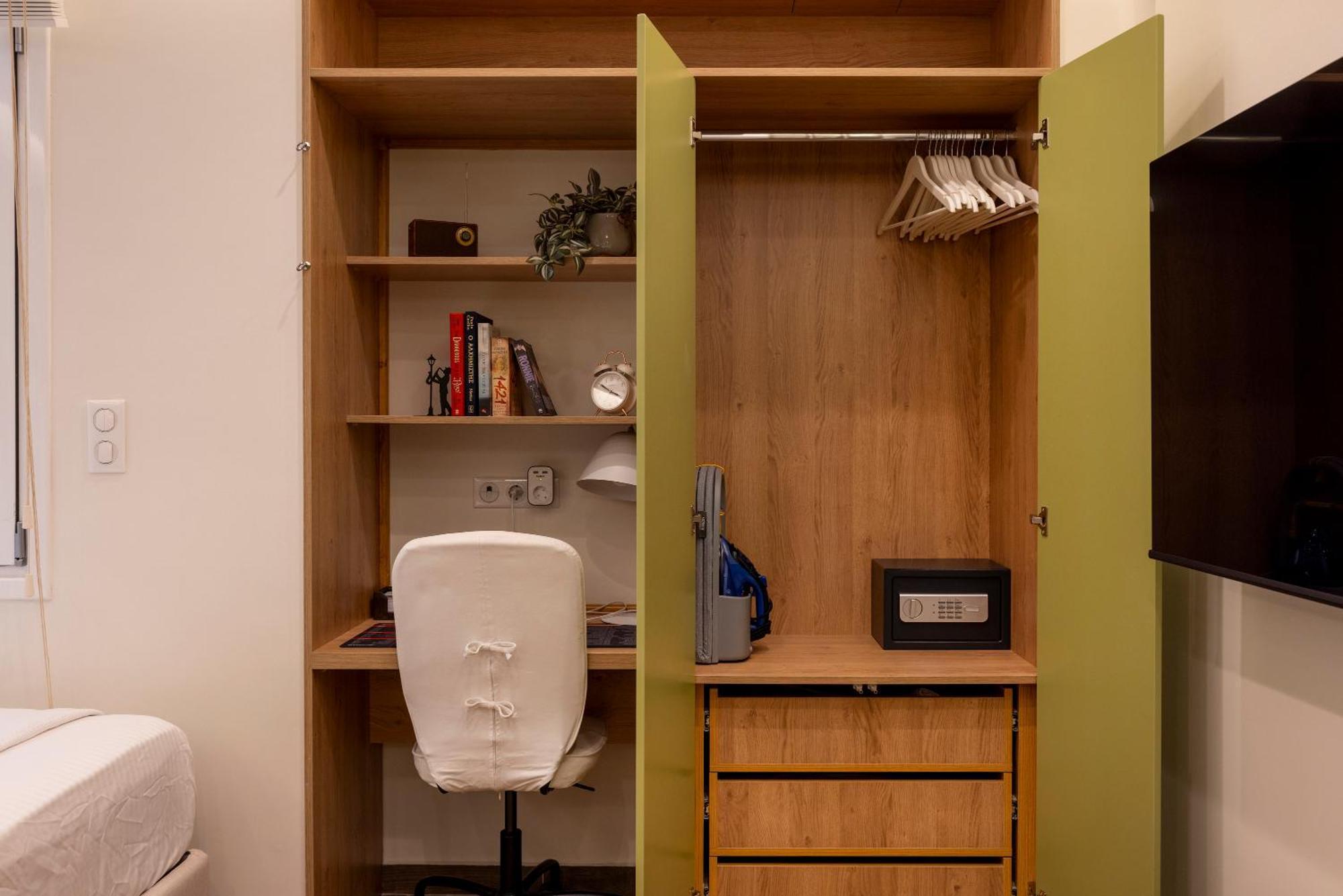 Studio Flat 21 At Evangelismos Metro Stn Атина Екстериор снимка